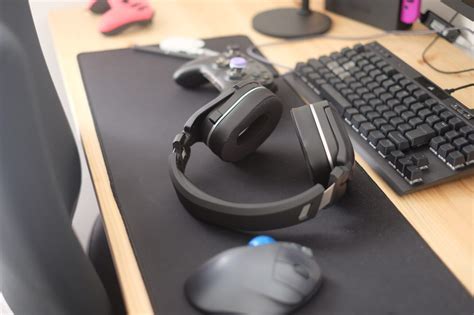 Gaming Headset Front View に対する画像結果