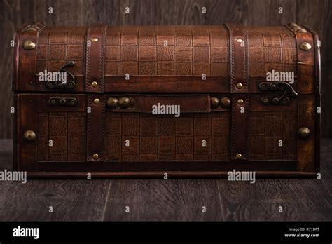 Treasure Chest Storage Trunk に対する画像結果