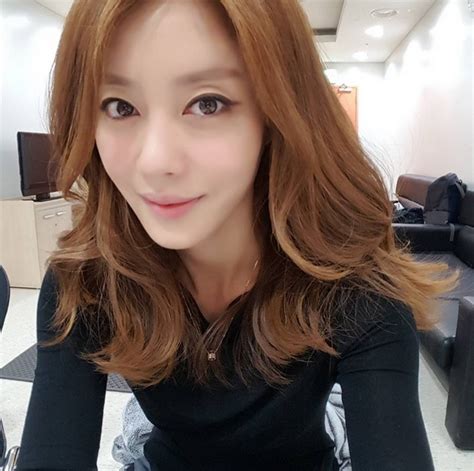 Lee Ji Hyun Model に対する画像結果