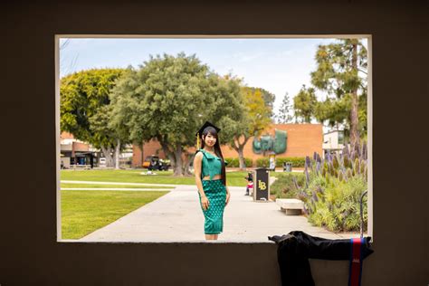Toradh íomhá ar CSULB Graduation