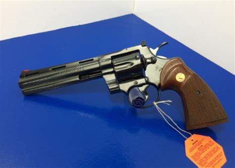 Toradh íomhá ar Colt Python Royal Blue Gold Lining
