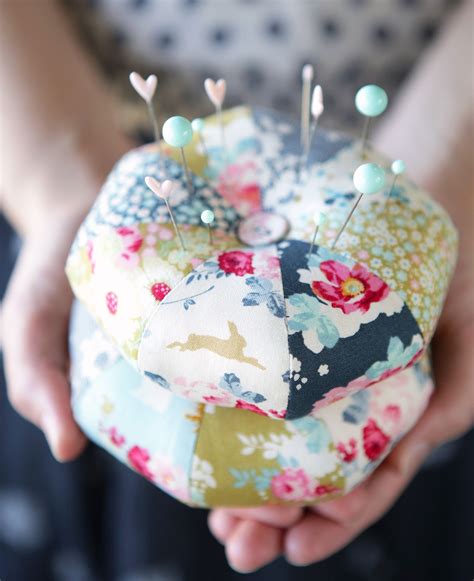 Pincushion Design に対する画像結果