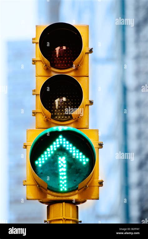 Afbeeldingsresultaten voor Green Arrow Straight Sign