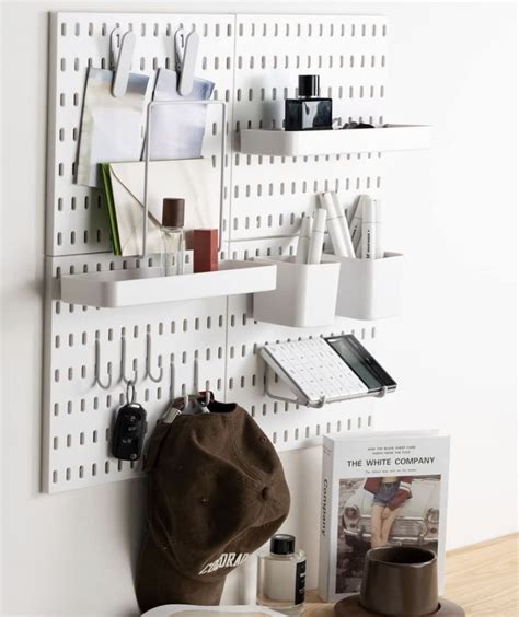 Items to Put On a Shelf Men 的图像结果