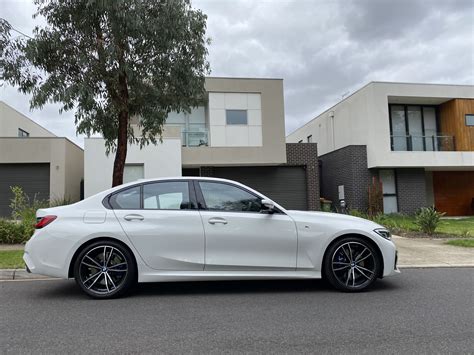 BMW 330I Review に対する画像結果