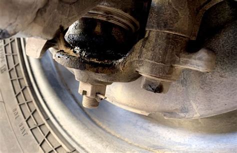 Toradh íomhá ar How to Remove Control Arm Ball Joint