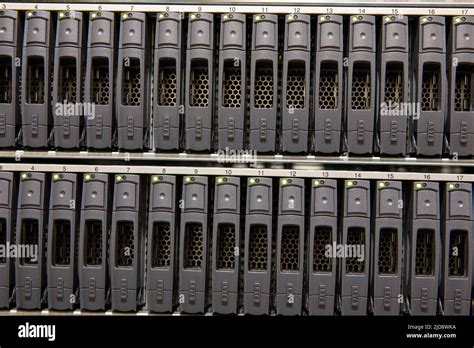 Stock Images Storage Array に対する画像結果