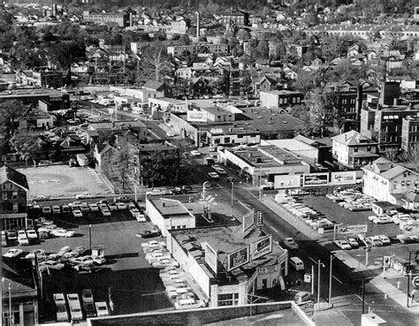 Toradh íomhá ar Digital Multimeter Measuring Voltage