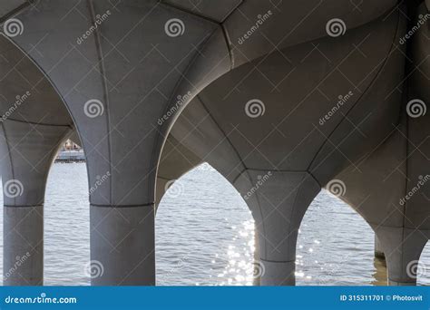 Toradh íomhá ar Geometric Structure Building