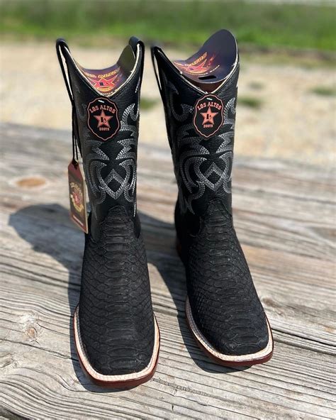 Toradh íomhá ar Python Boots Outfit Men