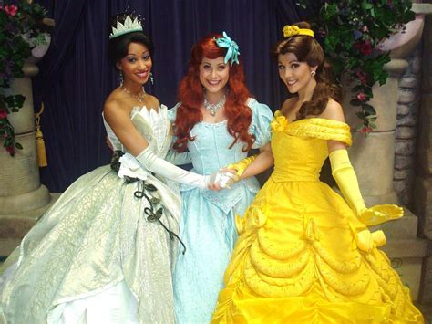 Character Look Alikes に対する画像結果