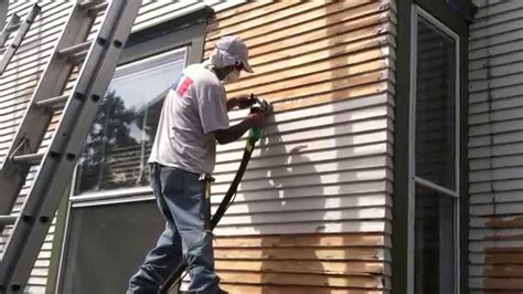 How to Remove Old Paint From Wood Trim に対する画像結果