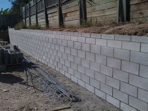 Afbeeldingsresultaten voor How to Build a Concrete Block Wall