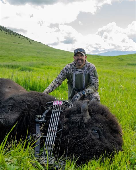 Afbeeldingsresultaten voor Archery Bison Hunting