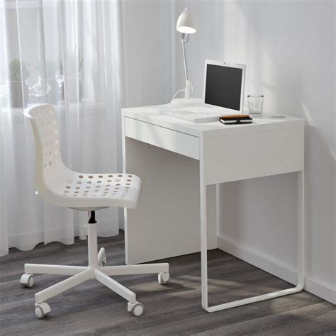 20 Perfect Desks For Small Spaces