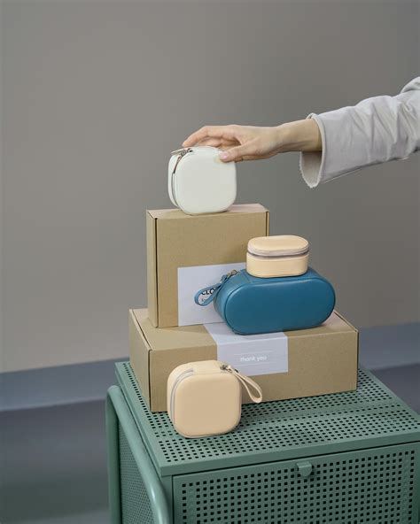 Showcasing Product Clip Art に対する画像結果