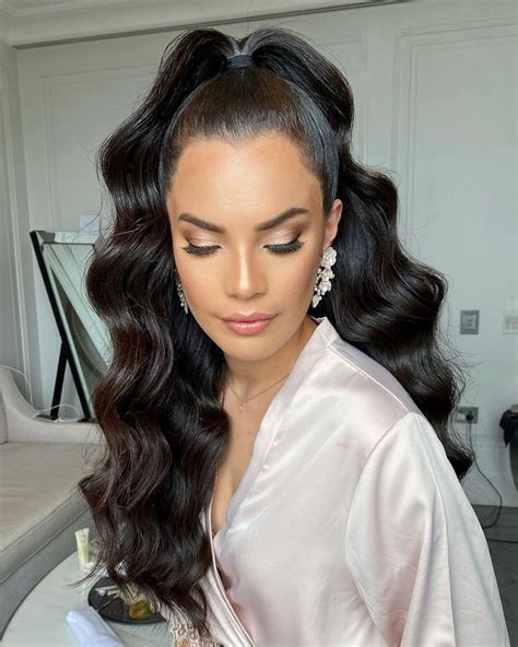 Toradh íomhá ar All-Black Glam Wedding