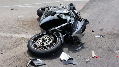 Afbeeldingsresultaten voor Female Motorcycle Crashes