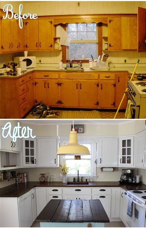 Afbeeldingsresultaten voor Small Outdated Kitchen