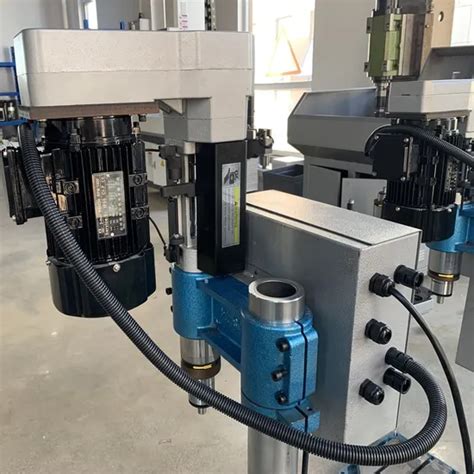 Toradh íomhá ar DC Motor Tapping Machine