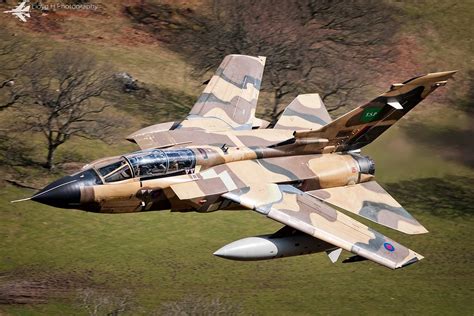 Toradh íomhá ar Tornado Mach Loop
