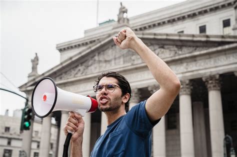 Social Issues Topics に対する画像結果