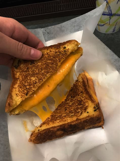 Grilled Cheese Commercial に対する画像結果