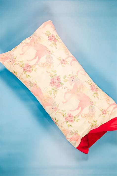 Afbeeldingsresultaten voor Free Pillowcase Sewing Pattern