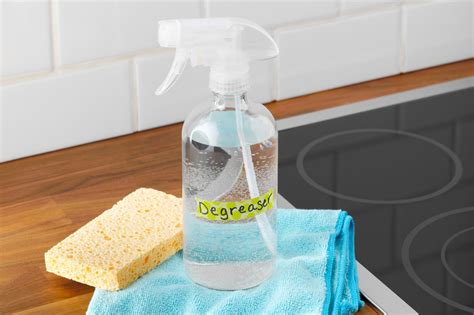 DIY Homemade Degreaser: Natural Kitchen Cleaner | Twigandthistle