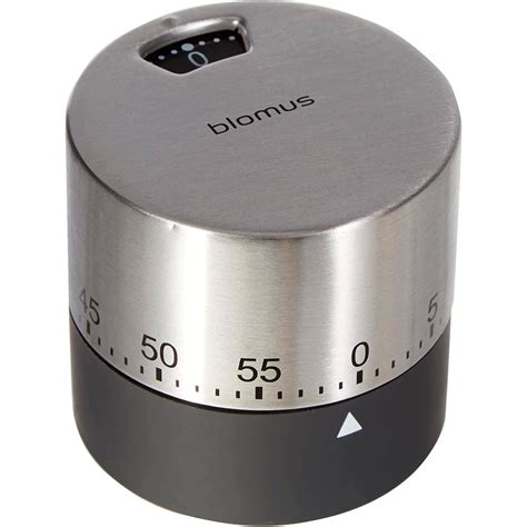 Toradh íomhá ar Chef Using Kitchen Timer