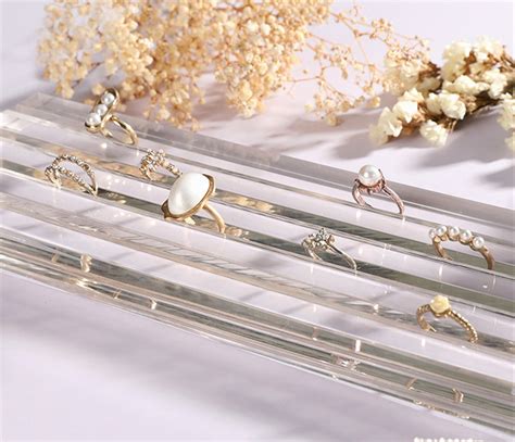 Acrylic Ring Display に対する画像結果