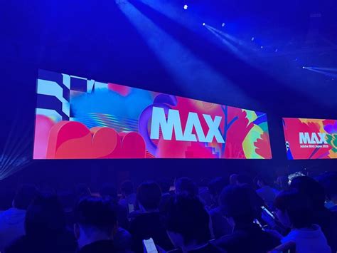 Clip Path Cards Example に対する画像結果