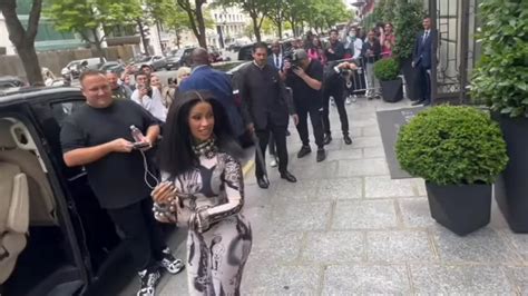 Cardi B Paparazzi に対する画像結果