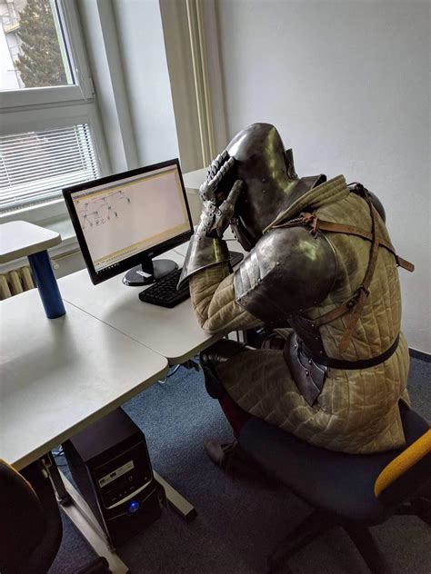 Toradh íomhá ar Blank Computer Screen Meme