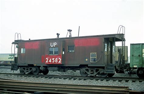 Afbeeldingsresultaten voor Union Pacific Caboose Design