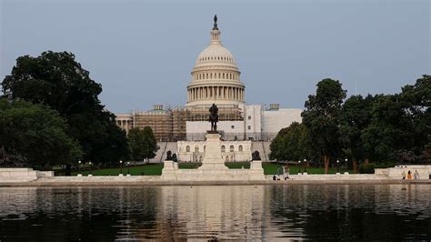 Toradh íomhá ar Credit Downgrade