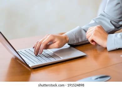 Computer without Keyboard and Background ਲਈ ਪ੍ਰਤੀਬਿੰਬ ਨਤੀਜਾ