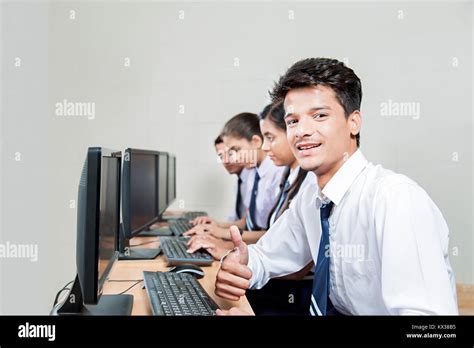 Student On Computer Stock Image に対する画像結果