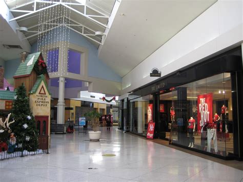 Crestwood Mall Dead Mall に対する画像結果