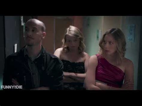 Toradh íomhá ar Using Toilet in a Romper