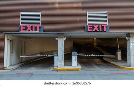 Toradh íomhá ar Green Enter Sign