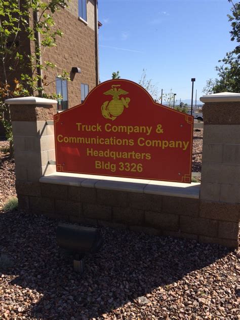 Clean Modern Monument Signs に対する画像結果