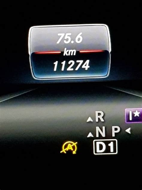 Mercedes GLA 250 Start Stop Icon に対する画像結果