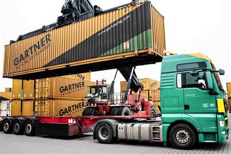 Transporting Shipping Containers に対する画像結果