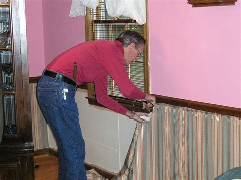 Toradh íomhá ar How to Upholster Walls with Fabric