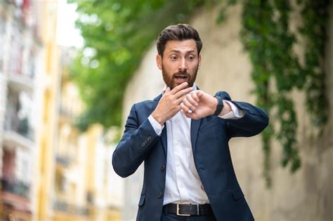 Image of Waiting for Someone に対する画像結果