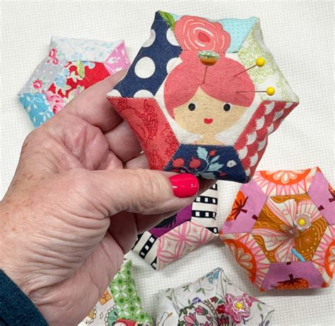Hexagon Pincushion Tutorial に対する画像結果