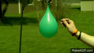 Toradh íomhá ar Water Balloon Slow-Motion