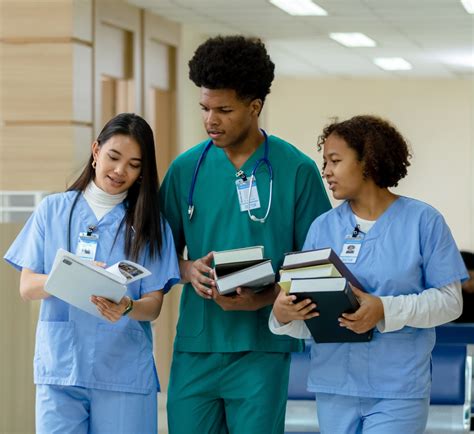 Toradh íomhá ar Certification Training Program Standee