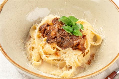 Toradh íomhá ar Braised Beef Pasta